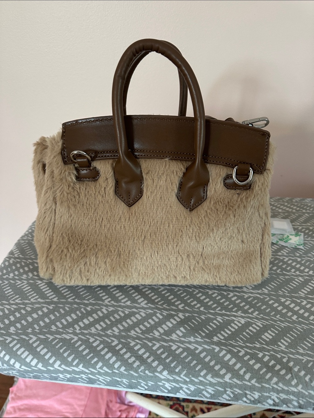 Plush Faux Fur Smile Tote in Light Brown - Picture 3 of 3